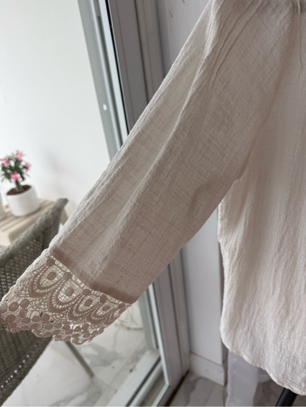Lovestitch Ivory Lace Crochet Button-Front Boho Blouse Size Large - Picture 3 of 8